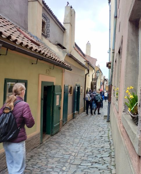 Unterwegs im Goldenen Gässchen in Prag